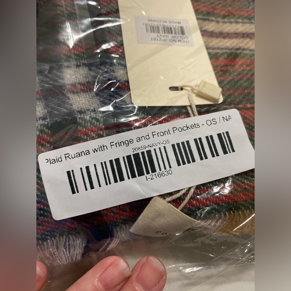 NWT Comfy Luxe Plaid Ruana. Navy,Green,Red+ with front pockets and arm holes